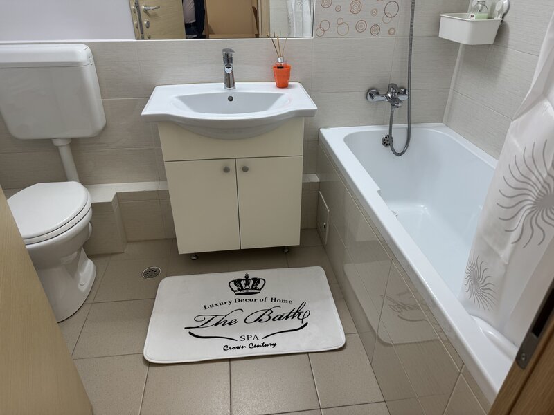 Vitan Mall, Str. Foisorului,